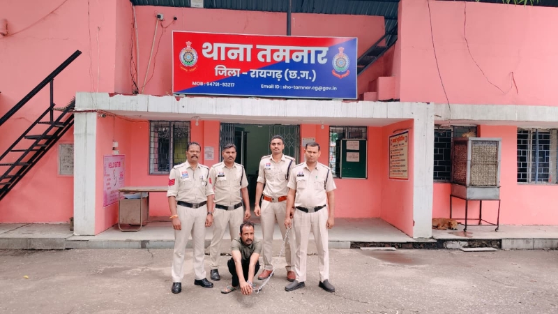 पुलिस की बड़ी कामयाबी : तीन वारदातों का खुलासा, ₹2.44 लाख की उठाईगिरी का मास्टरमाइंड गिरफ्तार, बैंक और बाजार में चोरी करने वाला फरार मास्टरमाइंड हरि उर्फ विशाल नट आखिरकार तमनार पुलिस के शिकंजे में, साथी पहले ही हो चुका था गिरफ्तार.