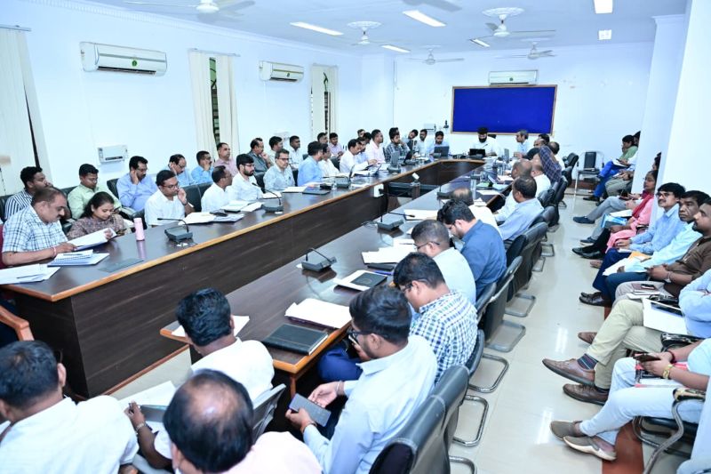 जनहित सर्वोपरि! जशपुर में CM हेल्पलाइन, राजस्व मामलों, पर्यटन सुरक्षा, वज्रपात बचाव और HPV टीकाकरण पर कलेक्टर ने तेज़ कार्रवाई के दिए निर्देश