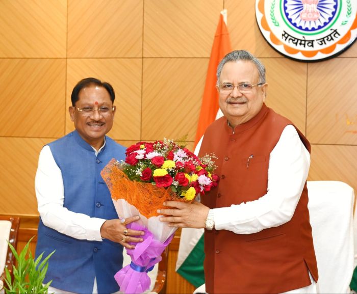 मानसून सत्र की गरिमामयी शुरुआत: मुख्यमंत्री विष्णु देव साय ने विधानसभा अध्यक्ष डॉ. रमन सिंह से की सौजन्य भेंट