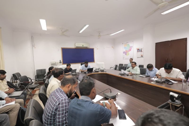जशपुर में कलेक्टर का बड़ा एक्शन मोड! अधिकारियों को दो टूक—लापरवाही बर्दाश्त नहीं, हर पात्र हितग्राही तक पहुंचे योजनाओं का लाभ
