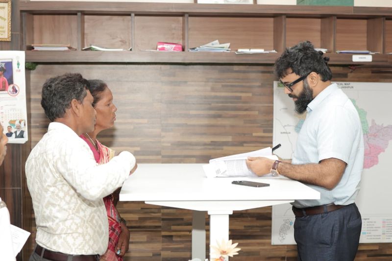 जशपुर जनदर्शन में बड़ा एक्शन! सड़क, पेयजल, राजस्व और योजनाओं से जुड़ी शिकायतों पर कलेक्टर ने अधिकारियों को किया अलर्ट