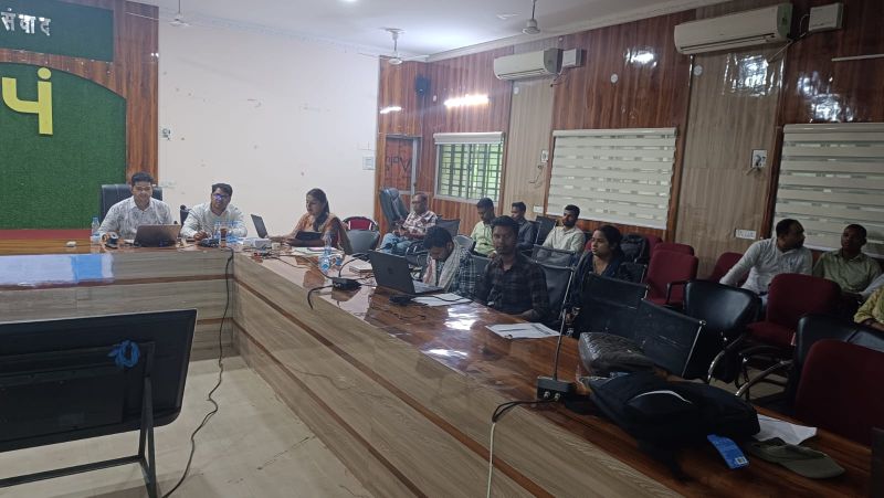 जशपुर में डिजिटल बदलाव की ऐतिहासिक शुरुआत: 44 सहकारी समितियां बनेंगी कॉमन सर्विस सेंटर, गांव-गांव पहुंचेगी 20 से अधिक ऑनलाइन सेवाएं
