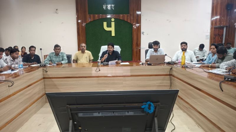 पंचायतों में अब नहीं चलेगी ढिलाई: प्रधानमंत्री आवास, स्वच्छ भारत मिशन और विकास कार्यों की मैराथन समीक्षा, गुणवत्ता और जवाबदेही पर सीईओ का सख्त अल्टीमेटम
