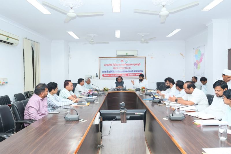हाई लेवल बैठक में मेडिकल कॉलेज पर बड़ा फैसला! अधोसंरचना, स्टाफ और संसाधनों की तैयारियों की हुई मैराथन समीक्षा, अधिकारियों को समयसीमा में काम पूरा करने की सख्त चेतावनी