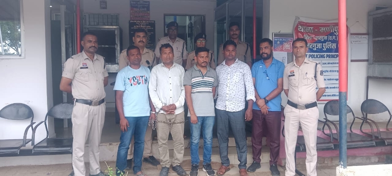 क्रिप्टो निवेश में लाखों का सपना दिखाकर ठगी करने वाला गिरोह बेनकाब, होटल में सेमिनार लगाकर निवेशकों को फंसाते थे आरोपी, क्रिप्टो ठगी मामले में पांच गिरफ्तार, इलेक्ट्रॉनिक उपकरण जब्त.