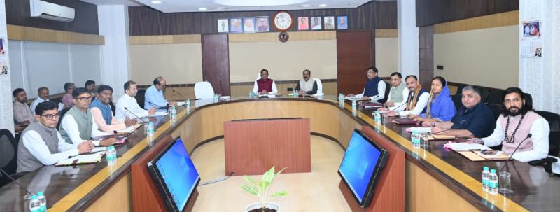 साय कैबिनेट के बड़े फैसले: अग्निवीरों को सरकारी नौकरियों में 10% आरक्षण, किसानों के लिए उर्वरक उपलब्धता सुनिश्चित करने बनी मंत्रिमंडलीय उप समिति