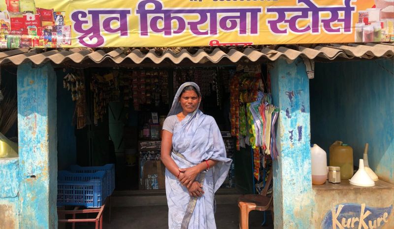 स्व-सहायता समूह ने बदली पूनम देवी की तकदीर, किराना व्यवसाय से बनीं ‘लखपति दीदी’ और महिलाओं की प्रेरणा