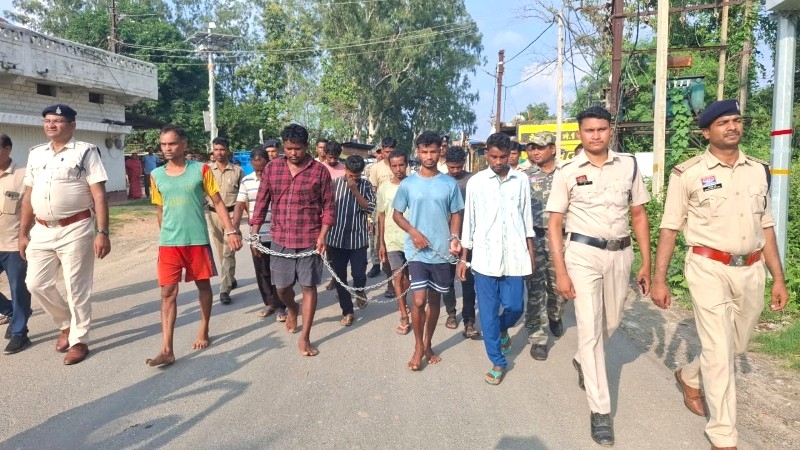 ऑपरेशन शंखनाद में जशपुर पुलिस की बड़ी कार्रवाई : 55 किलो गौ मांस बरामद, 10 आरोपी हिरासत में, कई सामान भी जब्त, न्यायिक कार्रवाई प्रारंभ, भेजा जावेगा जेल.
