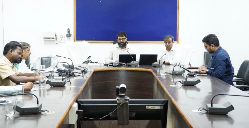 जशपुर के स्कूलों में अब हर दिन होगी निगरानी! कलेक्टर रोहित व्यास ने शिक्षकों और अधिकारियों को चेताया, गुणवत्ता से नहीं होगा समझौता