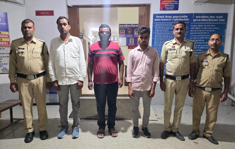 पुलिस की त्वरित कार्रवाई से खुला राज : फर्जी एसीबी अधिकारी बनकर आबकारी अधिकारी से शराब और नकदी मांगने वाले तीन आरोपी गिरफ्तार, पढ़ें पूरी खबर….. !