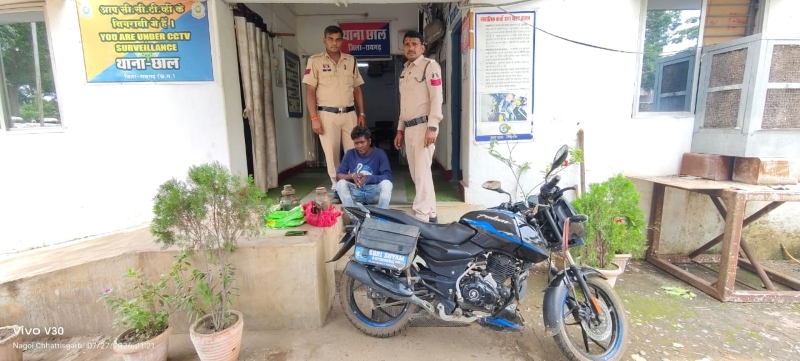 ढाबा और गैरेज में चोरी का खुलासा : 24 घंटे में चोर का खेल खत्म ! सीसीटीवी से पकड़ा गया शातिर आरोपी, पूरा माल बरामद, गिरफ्तार कर भेजा गया न्यायिक रिमांड पर.