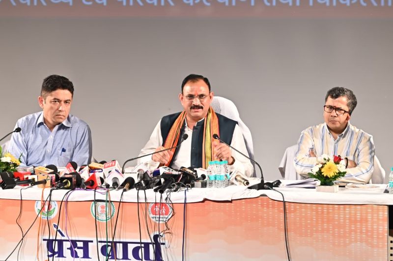 स्वास्थ्य विभाग हाई अलर्ट पर! मलेरिया के खिलाफ जंग तेज, 34 लाख से ज्यादा लोगों की हुई जांच, एनॉलॉग पनीर पर भी सख्त कार्रवाई के निर्देश