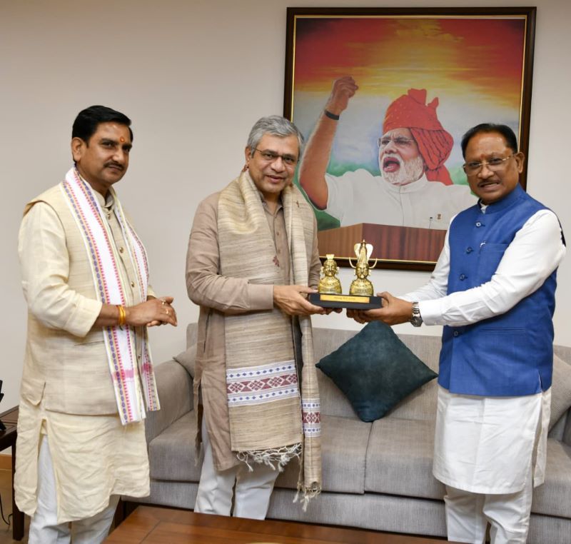 रेल क्रांति की ओर बढ़ा छत्तीसगढ़! मुख्यमंत्री विष्णुदेव साय की रेल मंत्री से हाई लेवल बैठक के बाद कई नई रेल लाइनों को मिली रफ्तार, बस्तर–सरगुजा कनेक्टिविटी होगी और मजबूत