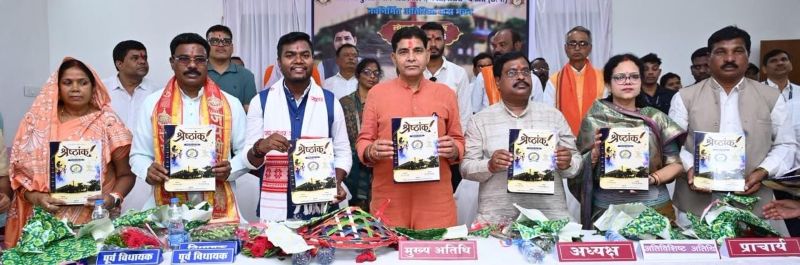 नगरी के विद्यार्थियों के लिए बड़ी खुशखबरी! 50 लाख की लागत से बना हाईटेक अतिरिक्त कक्ष, मंत्री टंक राम वर्मा ने विकास कार्यों की भी दी सौगात