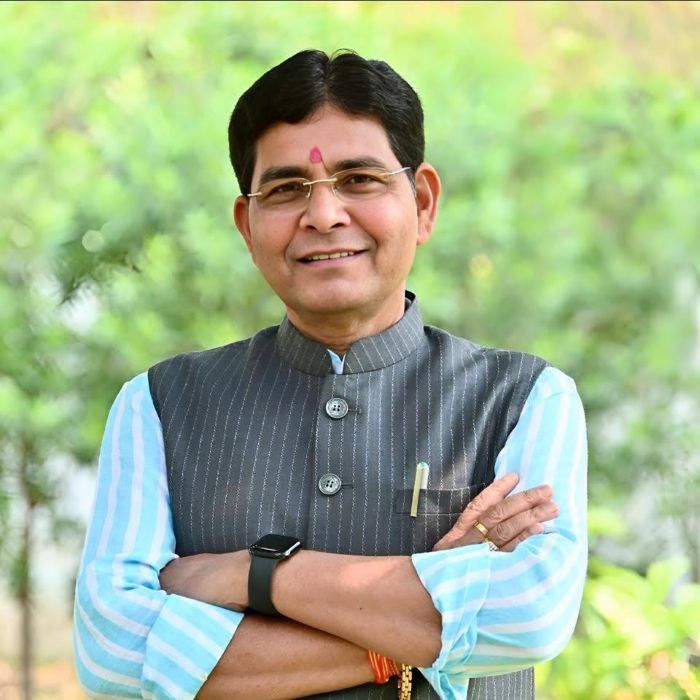 बेटियों के सम्मान और शिक्षा को मिली बड़ी सौगात: तिल्दा ब्लॉक के 50 सरकारी स्कूलों में 3.50 करोड़ रुपये से बनेंगे आधुनिक बालिका शौचालय, राजस्व मंत्री टंक राम वर्मा के प्रयासों को मिली मंजूरी