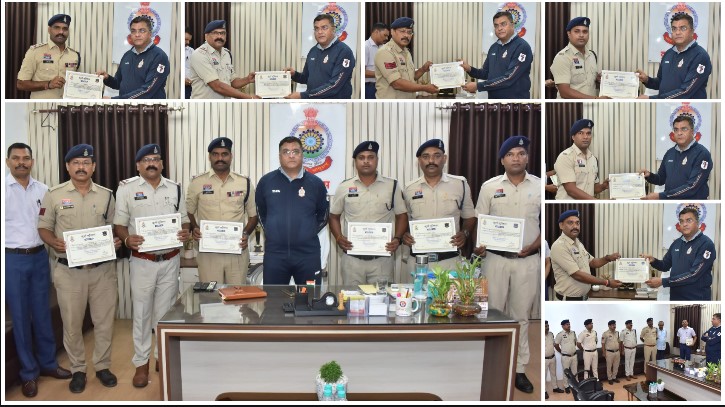 सार्वजनिक जगह पर 12 बोर का देशी कट्टा और जिंदा कारतूस लेकर घूम रहा था आरोपी! खुर्सीपार पुलिस ने दबोचा, कार्रवाई में अहम भूमिका निभाने वाली टीम सम्मानित