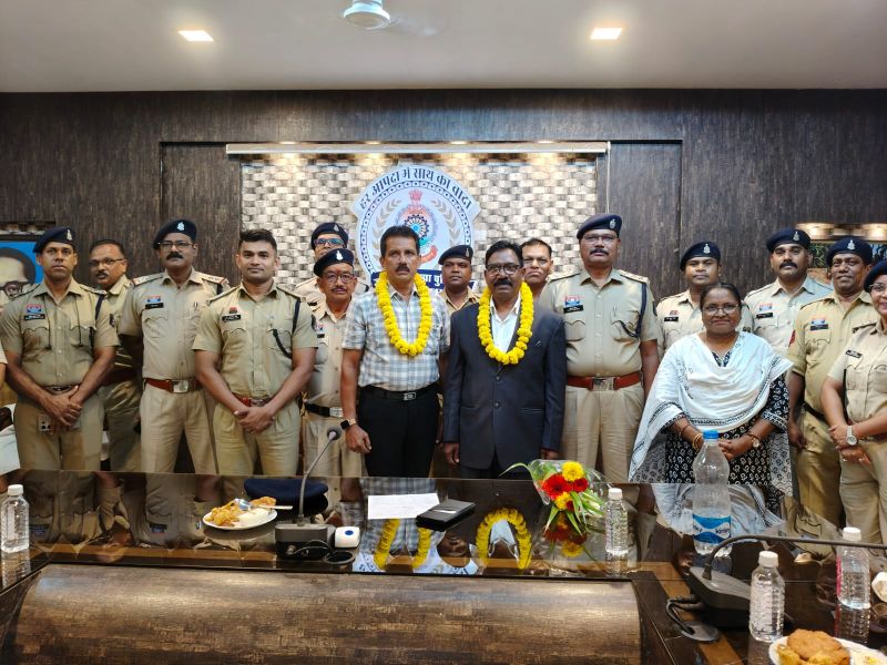 सम्मान के साथ विदाई, समर्पण को मिला सलाम! सेवानिवृत्त एएसआई के सम्मान समारोह में भावुक हुआ पुलिस परिवार