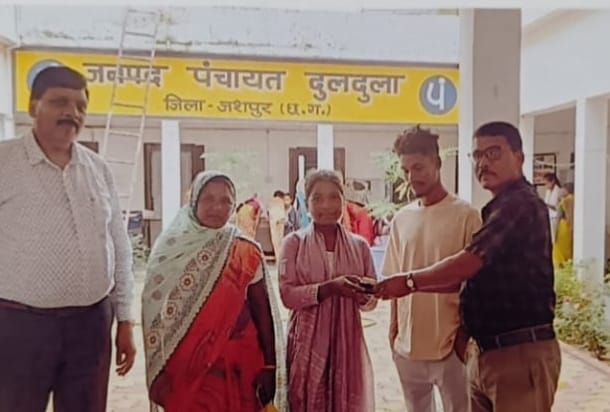 मुख्यमंत्री कैंप कार्यालय पहुंची दिव्यांग छात्रा की पुकार, कुछ ही समय में मिला श्रवण यंत्र; अब बिना रुकावट होगी पढ़ाई