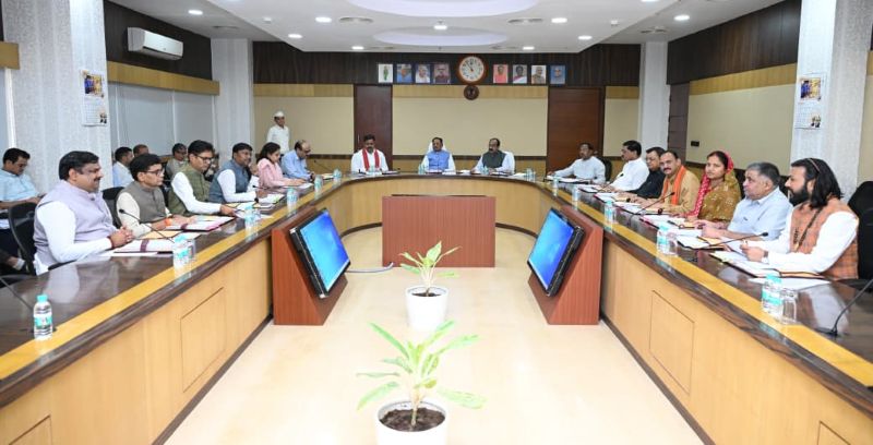 छत्तीसगढ़ कैबिनेट के मेगा फैसले: 500 करोड़ रुपये के AI मिशन को मंजूरी, BEML के पहले हैवी अर्थ मूविंग इक्वीपमेंट मैन्युफैक्चरिंग प्लांट की स्थापना, डिजिटल गवर्नेंस, ग्रामीण सड़क विकास, ऊर्जा निवेश और वित्तीय सुधारों पर लगी ऐतिहासिक मुहर
