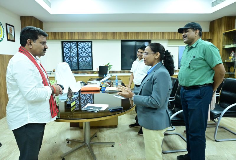 धमतरी की बेटी रेणुका गोस्वामी राष्ट्रपति भवन में बनेगी छत्तीसगढ़ का गौरव, कौशल विकास से बदली जिंदगी; उप मुख्यमंत्री विजय शर्मा ने दी बधाई