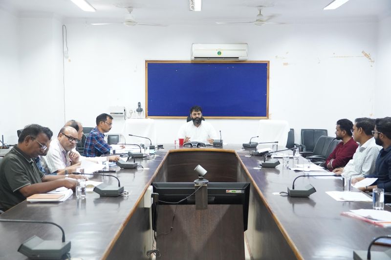 जशपुर में जल जीवन मिशन के अधूरे कार्यों पर कलेक्टर का अल्टीमेटम, ठेकेदारों को अगस्त तक काम पूरा करने के सख्त निर्देश