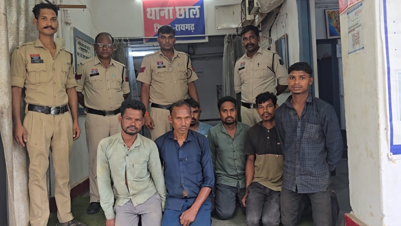 SECL धरमखदान में चोरी का 24 घंटे में पर्दाफाश : पुलिस ने छः आरोपियों को दबोचा, ₹3 लाख का सामान और तीन बाइक की बरामद, छाल पुलिस ने पूरा गैंग पकड़ा, चोरी का माल बरामद कर आरोपियों को भेजा जेल.