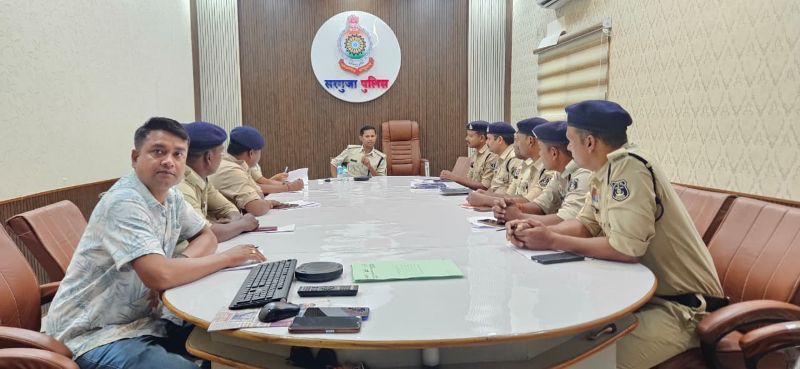 पुलिस रिकॉर्ड में लापरवाही अब नहीं चलेगी! सरगुजा में सीसीटीएनएस ऑपरेटरों की बैठक, लंबित डेटा से साइबर पोर्टल तक हर काम की समीक्षा