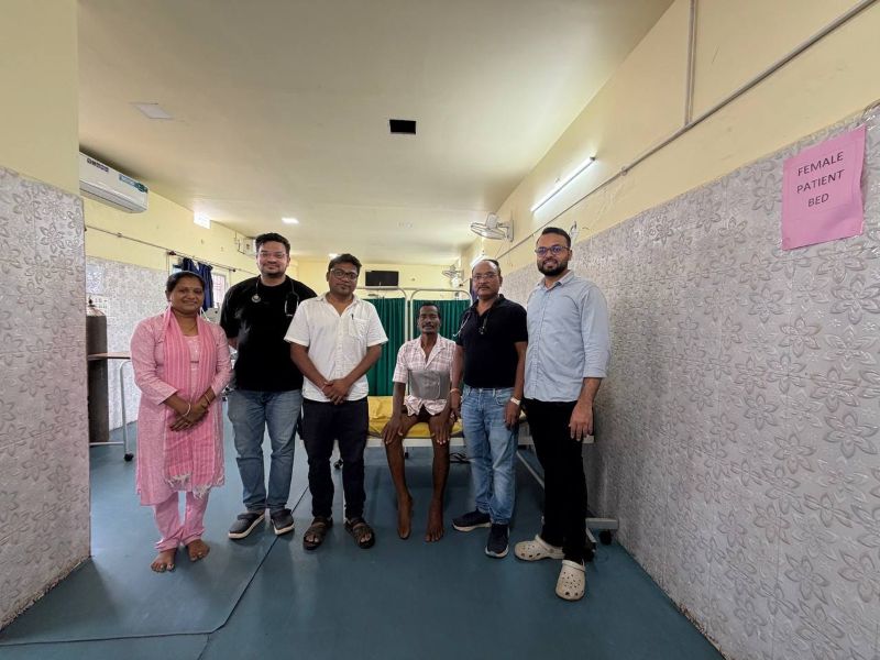 आंत में छेद और सेप्टिक शॉक से हालत नाजुक, जशपुर के डॉक्टरों ने किया असंभव सा ऑपरेशन; 55 वर्षीय मरीज को मिली नई जिंदगी