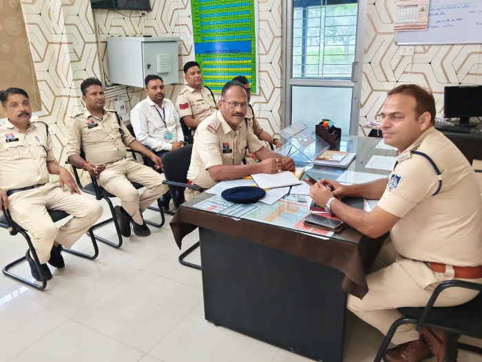 इंटरस्टेट बॉर्डर मीटिंग : छत्तीसगढ़-मध्यप्रदेश बॉर्डर पर पुलिस का बड़ा एक्शन प्लान, नशा तस्करी और अपराधियों की आवाजाही रोकने के लिए संयुक्त रणनीति पर बनी सहमति.