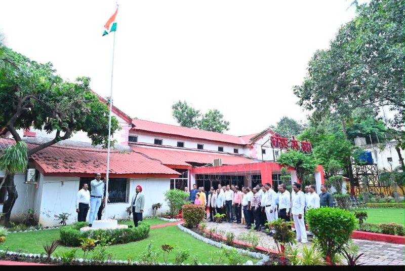 गरिमा और राष्ट्रभक्ति के साथ मना 80वां स्वतंत्रता दिवस, छत्तीसगढ़ लोक आयोग परिसर में न्यायमूर्ति आई.एस. उबोवेजा ने फहराया तिरंगा, न्यायमूर्तियों, पूर्व न्यायाधीशों और अधिकारियों-कर्मचारियों ने शहीदों को किया नमन