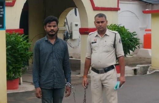 सिलतरा में आधी रात बाइक चोरी का सनसनीखेज मामला! ढाबे के बाहर खड़ी मोटरसाइकिल लेकर फरार हुआ आरोपी, पुलिस ने सुराग जुटाकर किया गिरफ्तार
