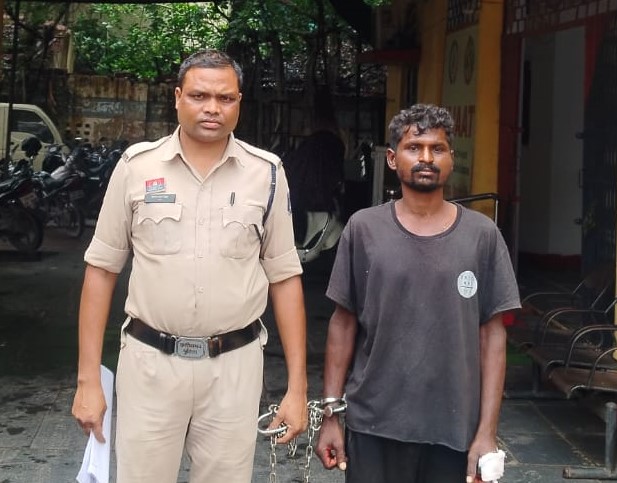 घर के आंगन में खड़ी एक्टिवा पर चोर की नजर, मौका मिलते ही उड़ाई गाड़ी; पंडरी पुलिस ने 23 साल के आरोपी को पकड़ा, चोरी का वाहन बरामद