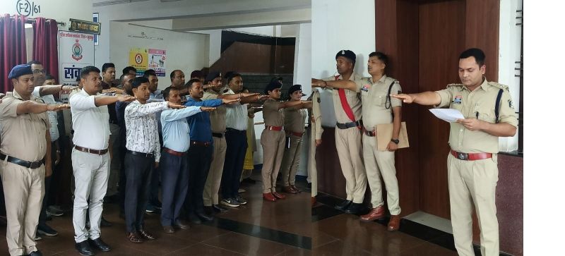 नशे के खिलाफ पुलिस का ‘मिशन’ शुरू! सूरजपुर SP समेत अधिकारी-जवानों ने ली नशामुक्ति की शपथ, जिलेभर के थाना-चौकियों में भी उठा संकल्प—बोले, कार्रवाई के साथ जागरूकता भी जरूरी