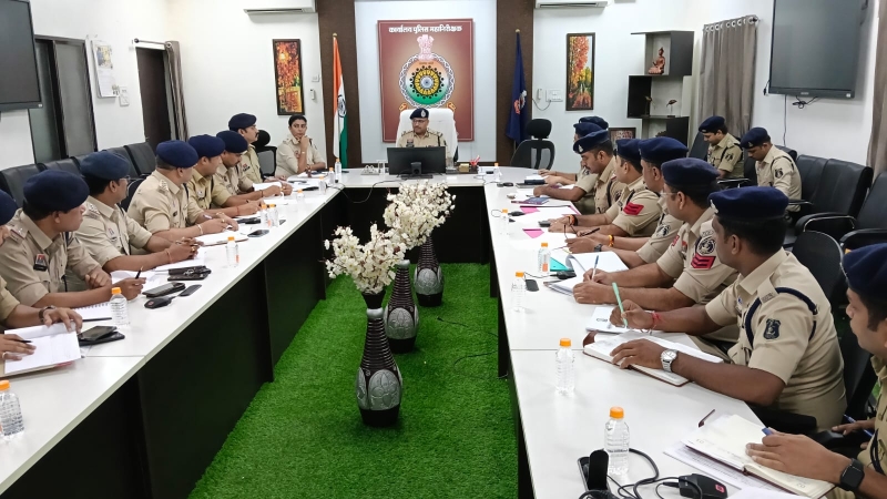 साइबर अपराधों की उच्चस्तरीय समीक्षा बैठक : साइबर ठगों पर अब पुलिस का बड़ा शिकंजा ! आईजी ने दिए सख्त निर्देश, फर्जी SIM बेचने वालों पर FIR से लेकर पीड़ितों की रकम लौटाने तक तेज होगी कार्रवाई.