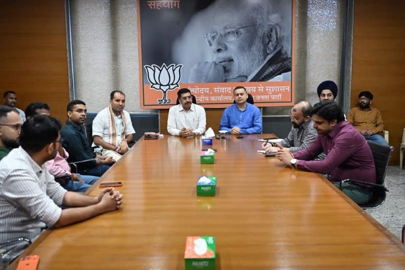 भाजपा सोशल मीडिया में बड़ा बदलाव, दीपक म्हस्के के हाथों में राष्ट्रीय कमान; नई टीम ने संभाली जिम्मेदारी, विकसित भारत के संकल्प को डिजिटल प्लेटफॉर्म पर और मजबूती से पहुंचाने का लिया संकल्प