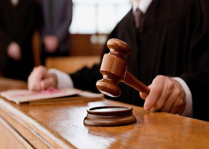 बहुचर्चित हत्याकांड में आया फैसला : सूरजपुर में जमीन विवाद ने लिया था खूनी मोड़, टांगी से ग्रामीण की हत्या करने वाले आरोपी को न्यायालय ने सुनाई आजीवन कारावास और एक हजार रुपये अर्थदंड की सजा.
