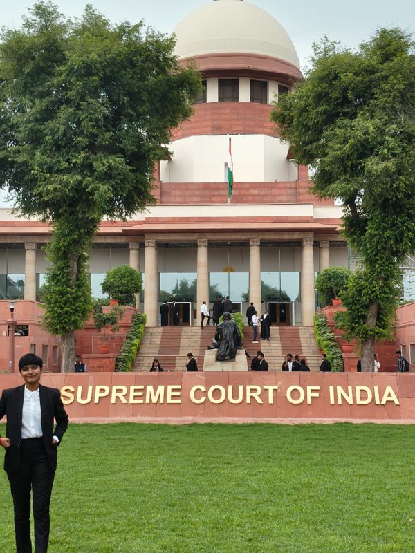 रायपुर की सौम्या राठौर ने रचा इतिहास! सुप्रीम कोर्ट दिल्ली में लीगल असिस्टेंट कम रिसर्च एसोसिएट पद पर चयन, परिवार में खुशी की लहर