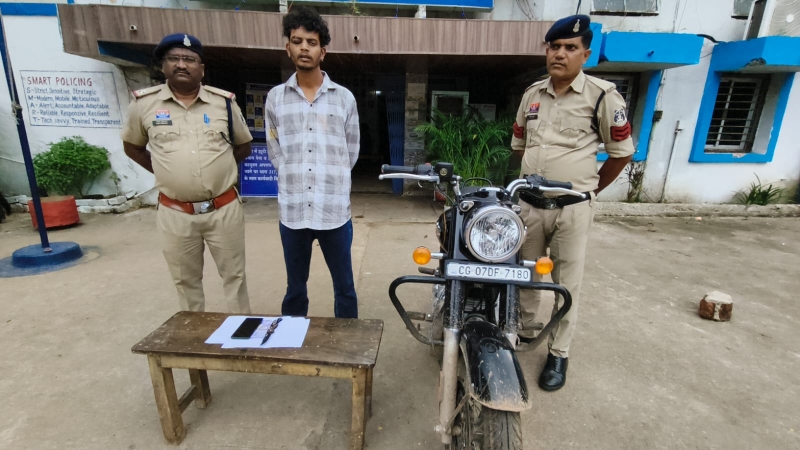 रास्ता रोककर पहले हमला, फिर मोबाइल-नकदी लूटकर फरार! सुपेला पुलिस ने मुखबिर सूचना पर घेरा डालकर 26 वर्षीय आरोपी दिलबाग सिंह को किया गिरफ्तार