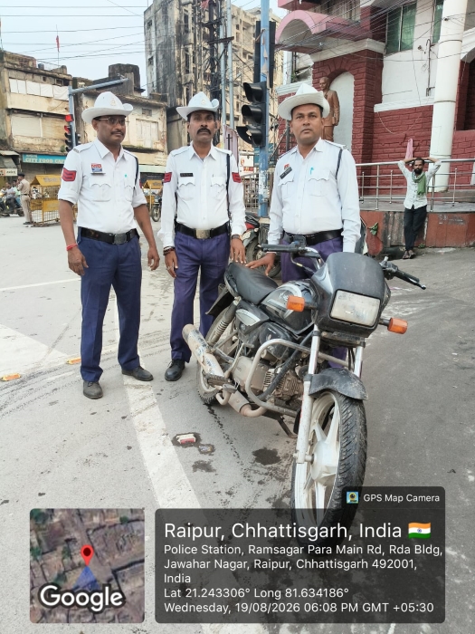 बिना नंबर की बाइक ने खोला चोरी का बड़ा राज! शारदा चौक पर चेकिंग के दौरान चालक फरार, जांच में निकली चोरी की मोटरसाइकिल, पुलिस टीम को मिला सम्मान