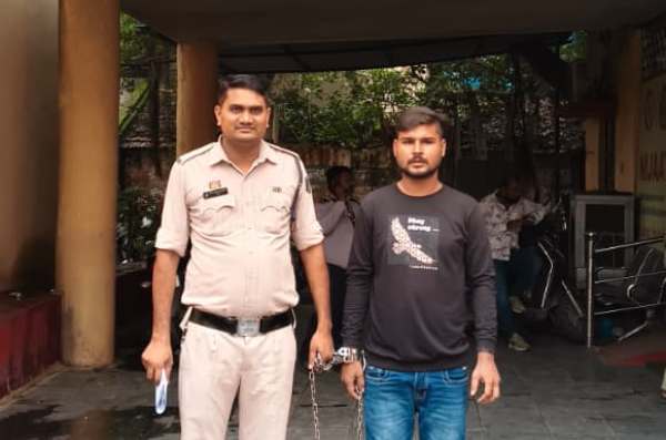 घर से 12 हजार रुपये चोरी, CCTV ने खोला राज! पंडरी पुलिस ने महज 8 घंटे में आरोपी को दबोचा, चोरी की रकम में से 7 हजार रुपये बरामद