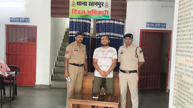 बसों में महिलाओं से झपटमारी के बाद सोना खपाने वाला सोनार बेनकाब! रतनपुर पुलिस ने कटघोरा से गौतम दुबे को दबोचा, 67 ग्राम सोना जब्त