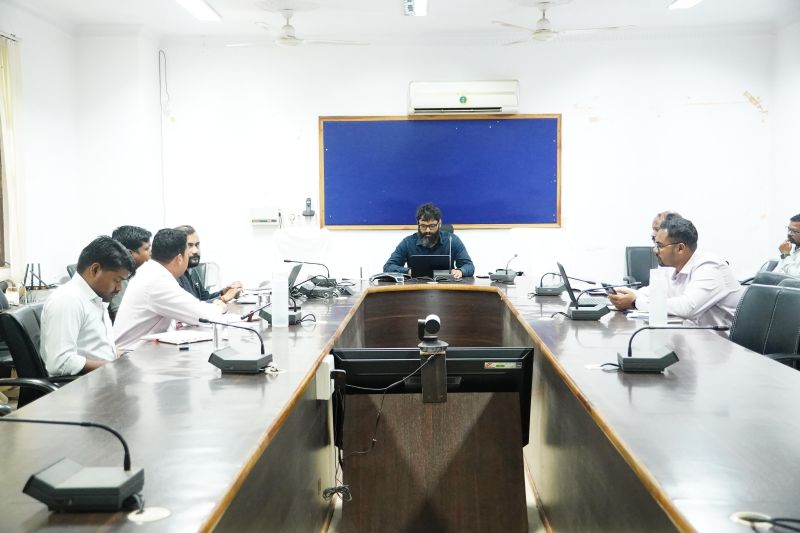 जशपुर में राजस्व मामलों पर कलेक्टर रोहित व्यास का बड़ा एक्शन! लंबित प्रकरणों के शीघ्र निराकरण के निर्देश, जमीन से जुड़े मामलों में अब नहीं चलेगी अनावश्यक देरी