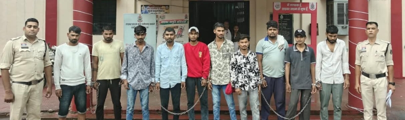 वारंटियों की अब खैर नहीं! खमतराई पुलिस का विशेष अभियान, एक दिन में 12 वारंटियों पर कार्रवाई कर सभी को न्यायालय में किया पेश