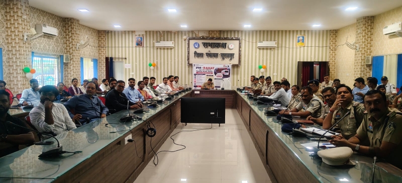 हादसे के बाद वीडियो नहीं, पहले बचाएं जान! सूरजपुर पुलिस की कार्यशाला में गोल्डन ऑवर का महत्व समझाया, दुर्घटना पीड़ितों को 7 दिन तक कैशलेस इलाज की जानकारी