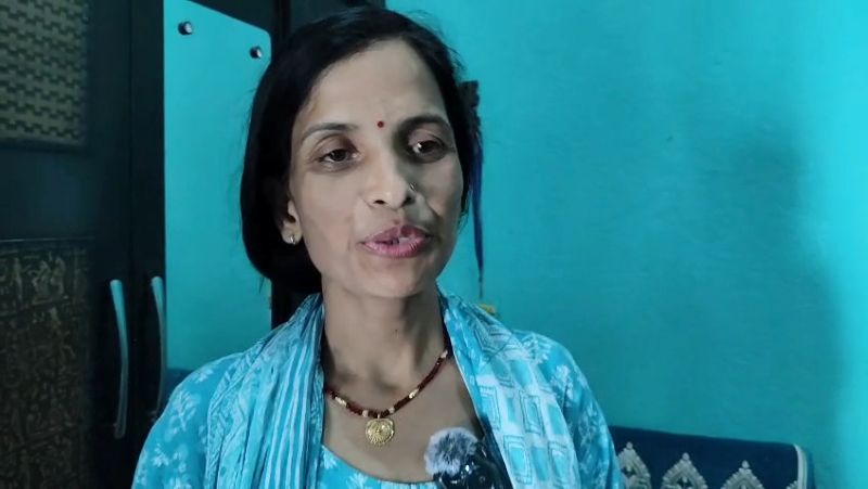 महतारी वंदन ने बदली महिलाओं की जिंदगी! हर महीने मिल रही ₹1,000 की मदद से बढ़ा आत्मविश्वास, जरूरतें पूरी कर आत्मनिर्भरता की ओर बढ़ रहीं लाभार्थी महिलाएं