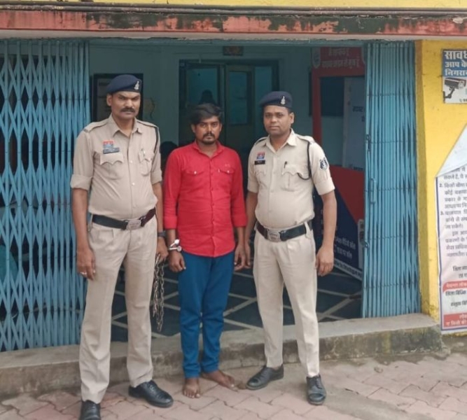 ई-पॉस में फर्जी एंट्री, राशन गायब! रायपुर में 15.91 लाख की सरकारी राशन हेराफेरी का खुलासा, 389 क्विंटल चावल की कमी के बाद दुकान संचालक टोपेश्वर साहू गिरफ्तार