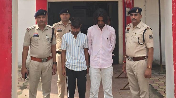 नैला में धारदार हथियार लहराकर दहशत फैला रहे थे दो युवक! गंभीर वारदात से पहले पुलिस ने दोनों को दबोचा, हथियार बरामद, आर्म्स एक्ट में भेजे गए जेल