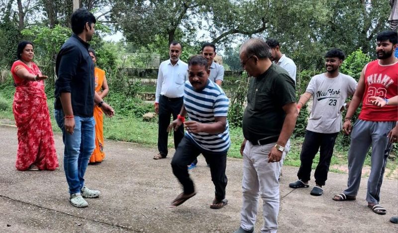 दौड़ से कबड्डी तक, KTU में खेलों का जबरदस्त धमाल! कुलपति-कुलसचिव भी उतरे मैदान में, विद्यार्थियों ने पारंपरिक और नवाचारी स्पर्धाओं में दिखाया दम