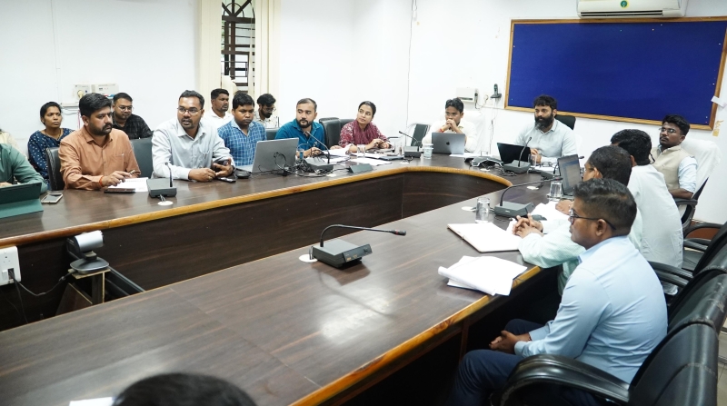 जशपुर में विकास योजनाओं पर कलेक्टर की सख्ती, ग्राम पंचायतों के लंबित काम जल्द पूरा करने के निर्देश, आंगनबाड़ी, पेंशन, श्रमिक पंजीयन और स्वच्छता योजनाओं की समीक्षा.