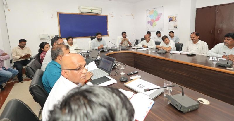 सीएम हेल्पलाइन से जनदर्शन तक मचा हड़कंप! कलेक्टर ने अधिकारियों को दिए सख्त निर्देश, शिकायत निपटाने के बाद आवेदक की संतुष्टि लेना भी होगा अनिवार्य!